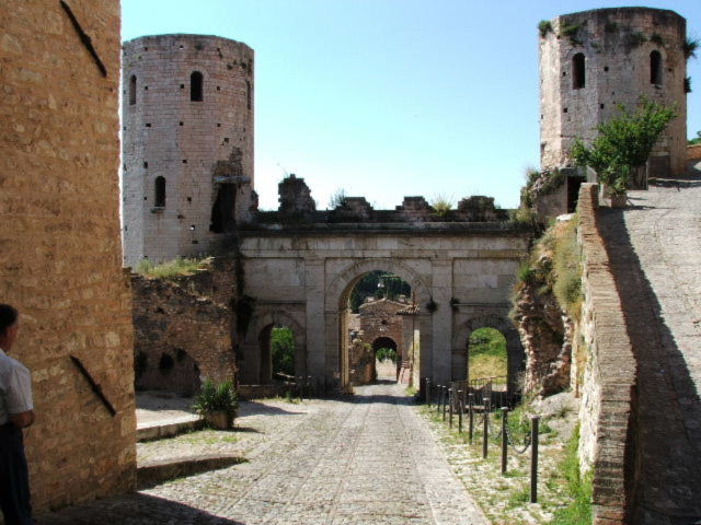 VisitsItaly.com - Welcome to the Urbe Apartments, Spello, Umbria